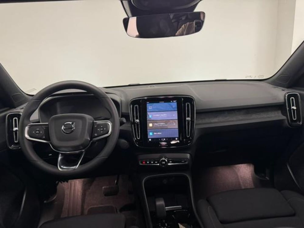 Volvo EX40 nuova a Como (5)
