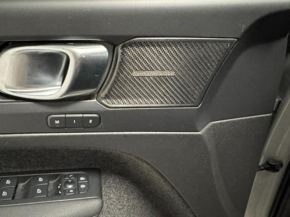 Volvo XC40 usata a Como (18)