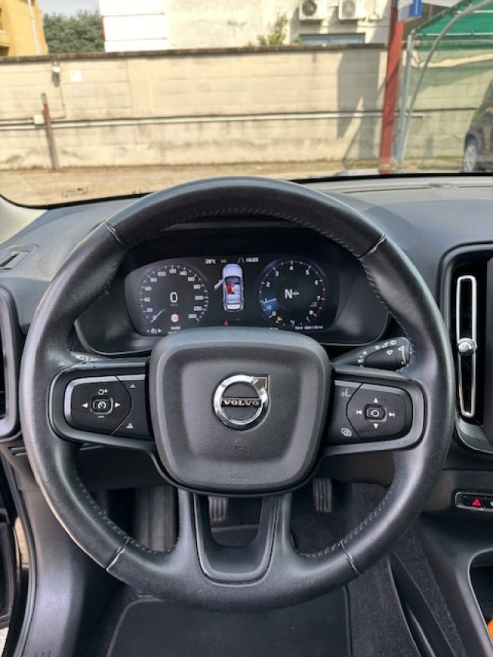Volvo XC40 usata a Novara (4)