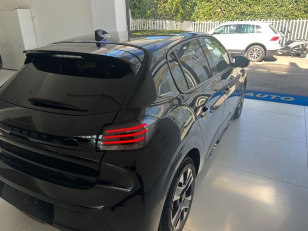 Peugeot 208 nuova a Napoli (11)