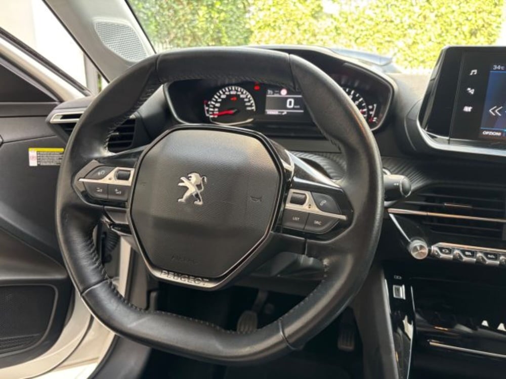 Peugeot 208 usata a Napoli (16)