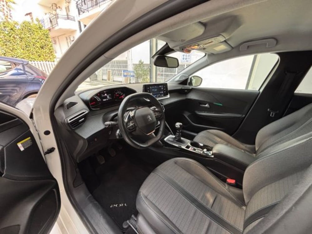 Peugeot 208 usata a Napoli (20)