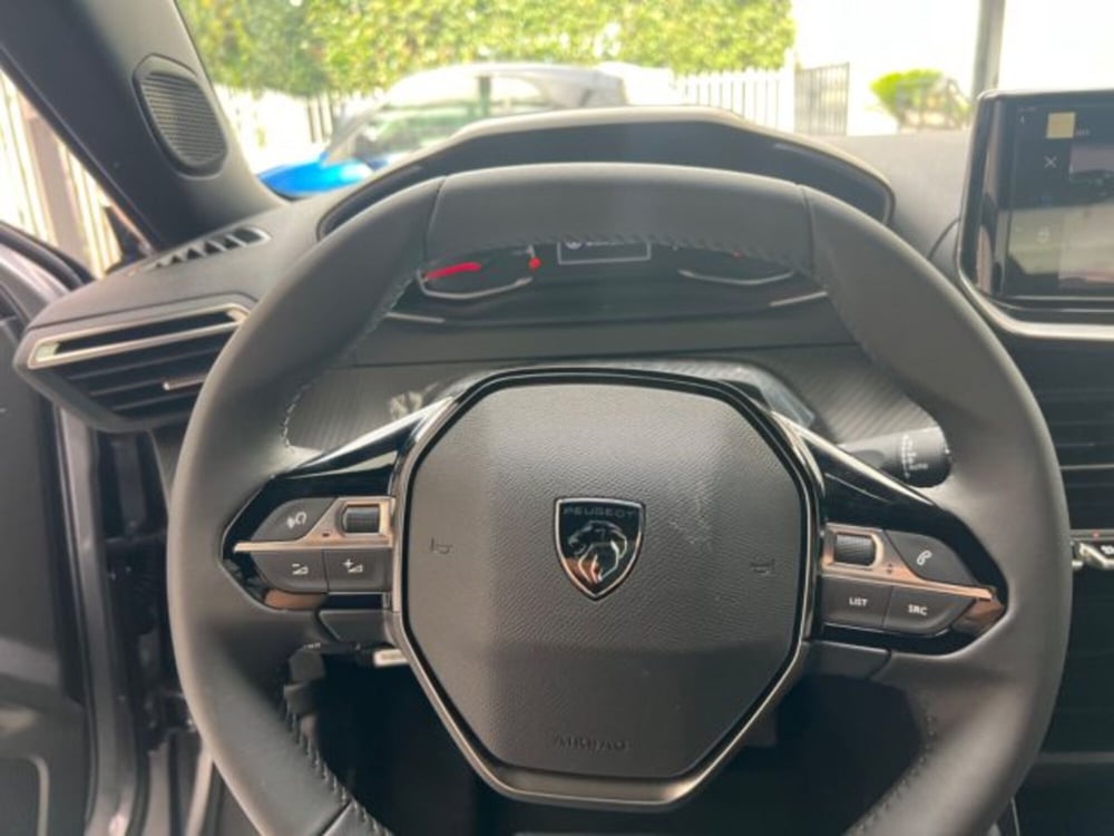 Peugeot 2008 nuova a Napoli (16)