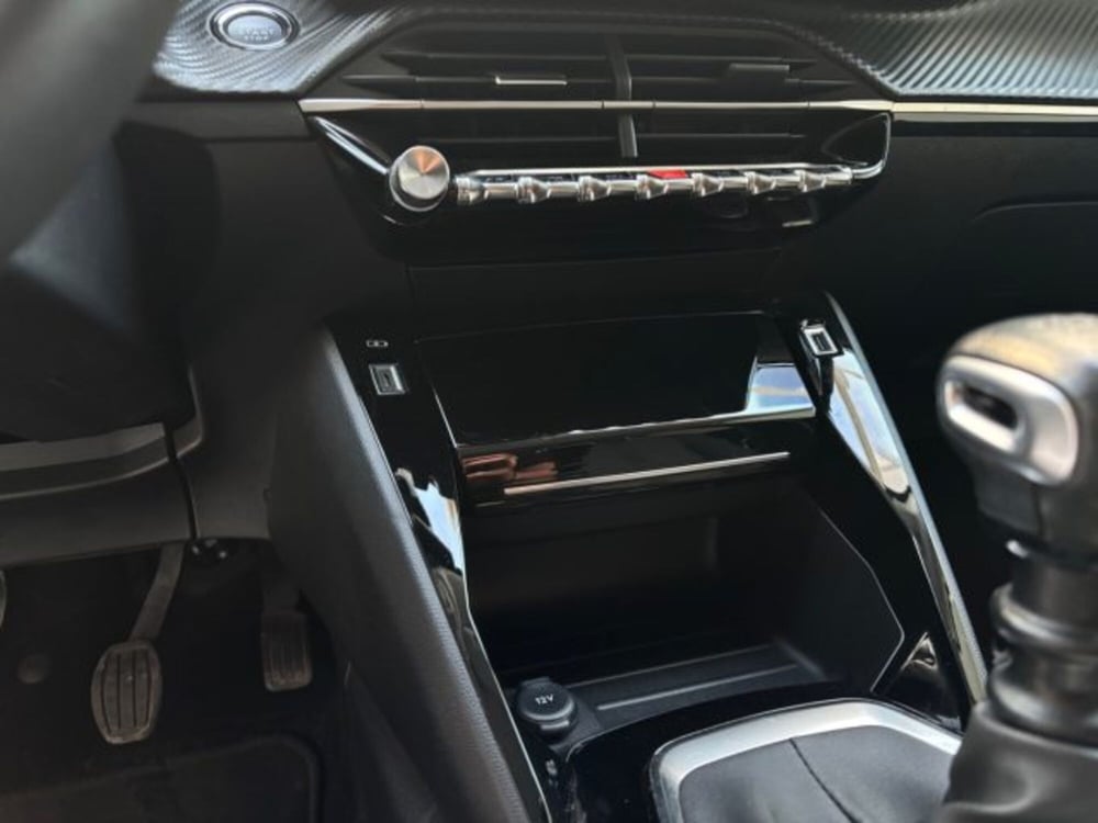 Peugeot 208 usata a Napoli (17)