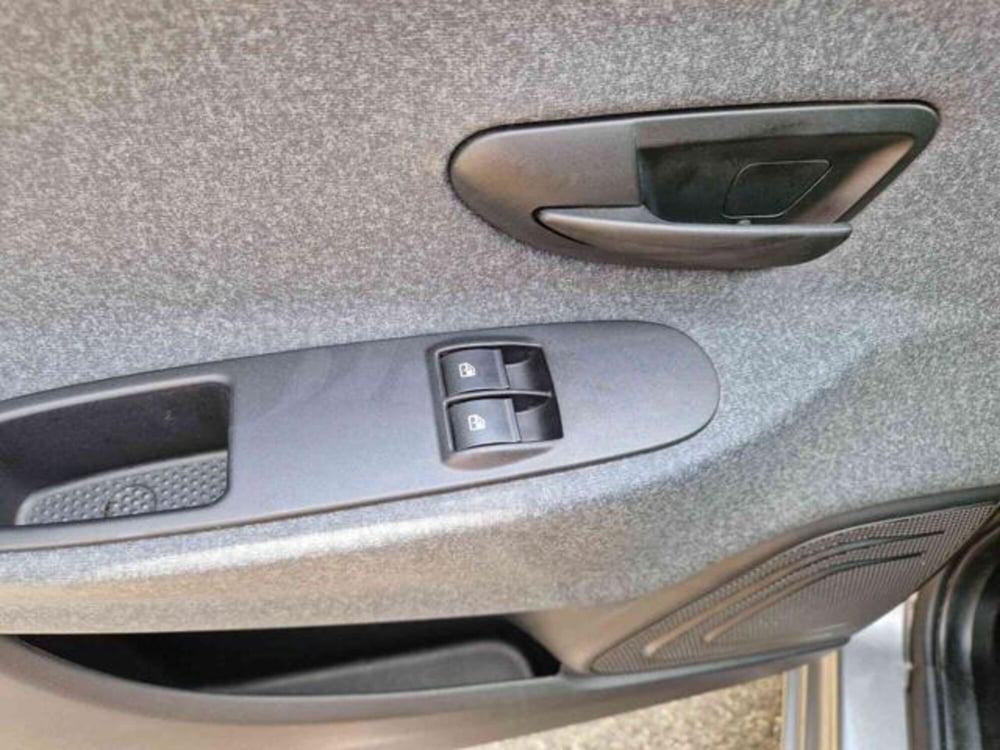 Lancia Ypsilon usata a Bologna (13)