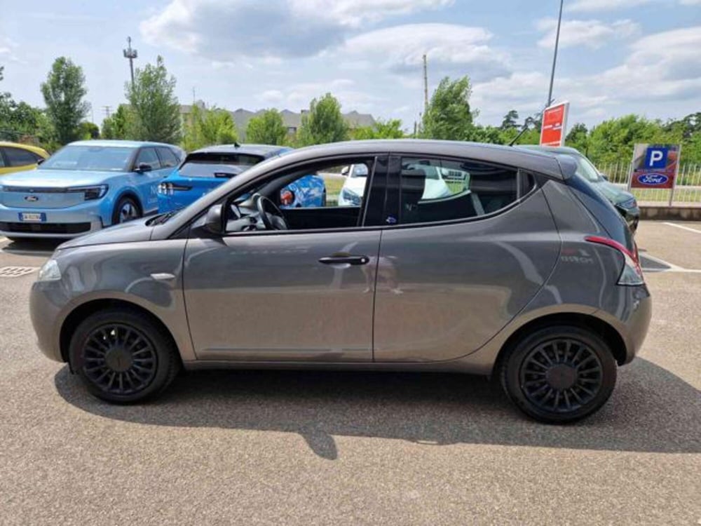 Lancia Ypsilon usata a Bologna (7)