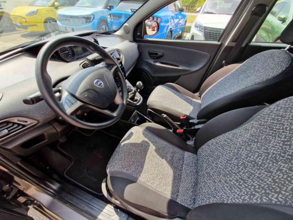 Lancia Ypsilon usata a Bologna (8)