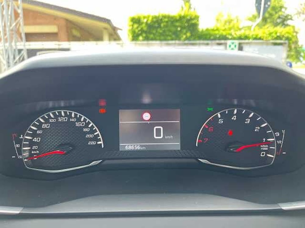 Peugeot 208 usata a Venezia (11)