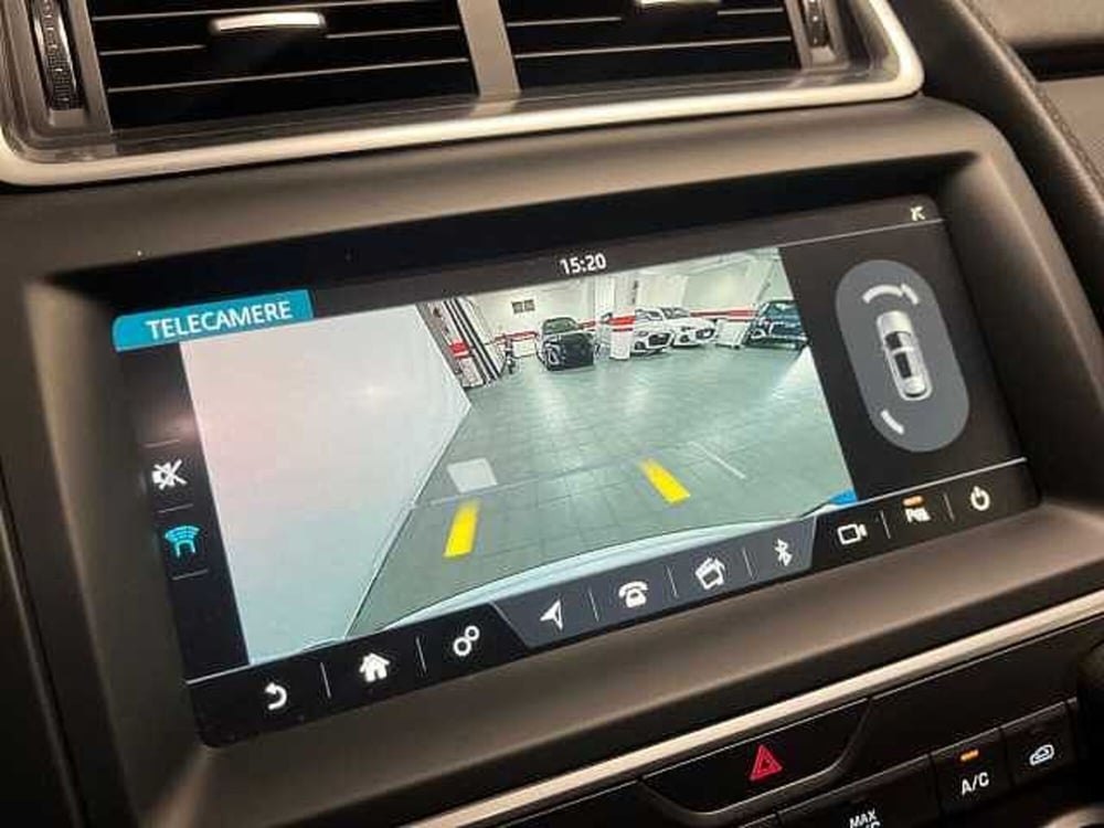 Jaguar E-Pace usata a Catanzaro (17)