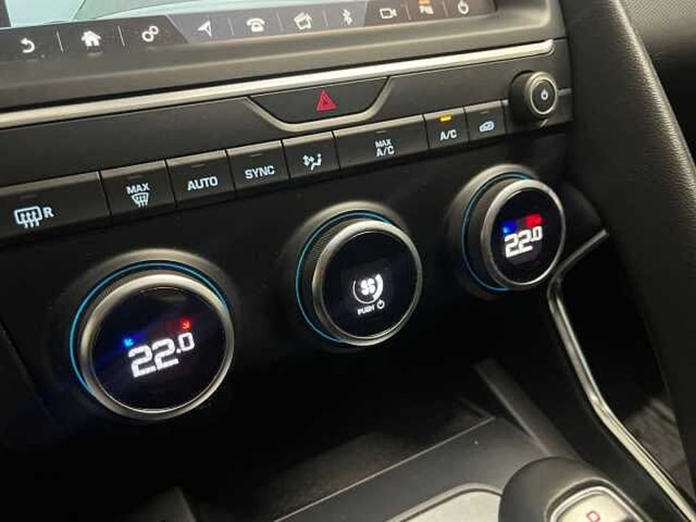 Jaguar E-Pace usata a Catanzaro (18)