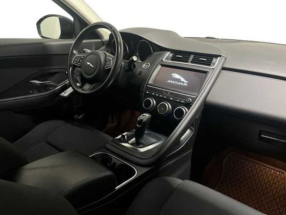 Jaguar E-Pace usata a Catanzaro (8)