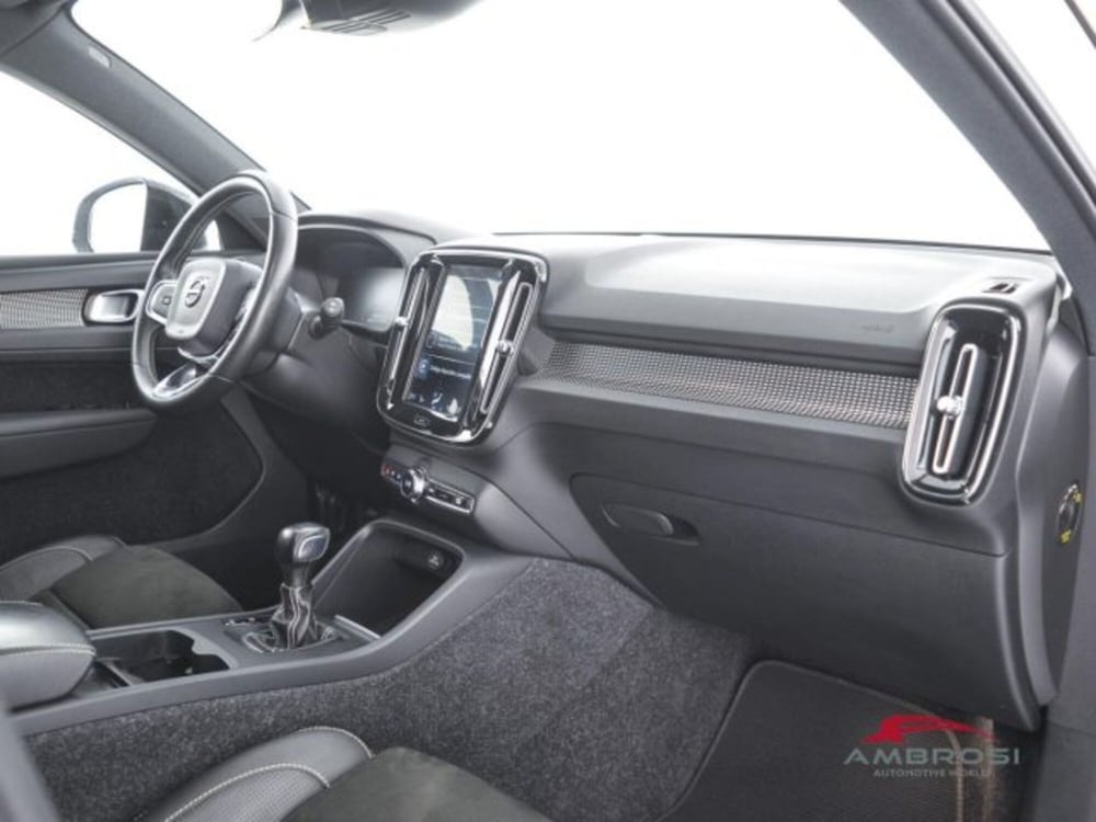 Volvo XC40 usata a Perugia (12)