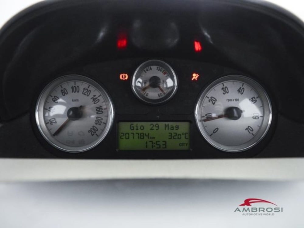 Lancia Ypsilon usata a Perugia (13)