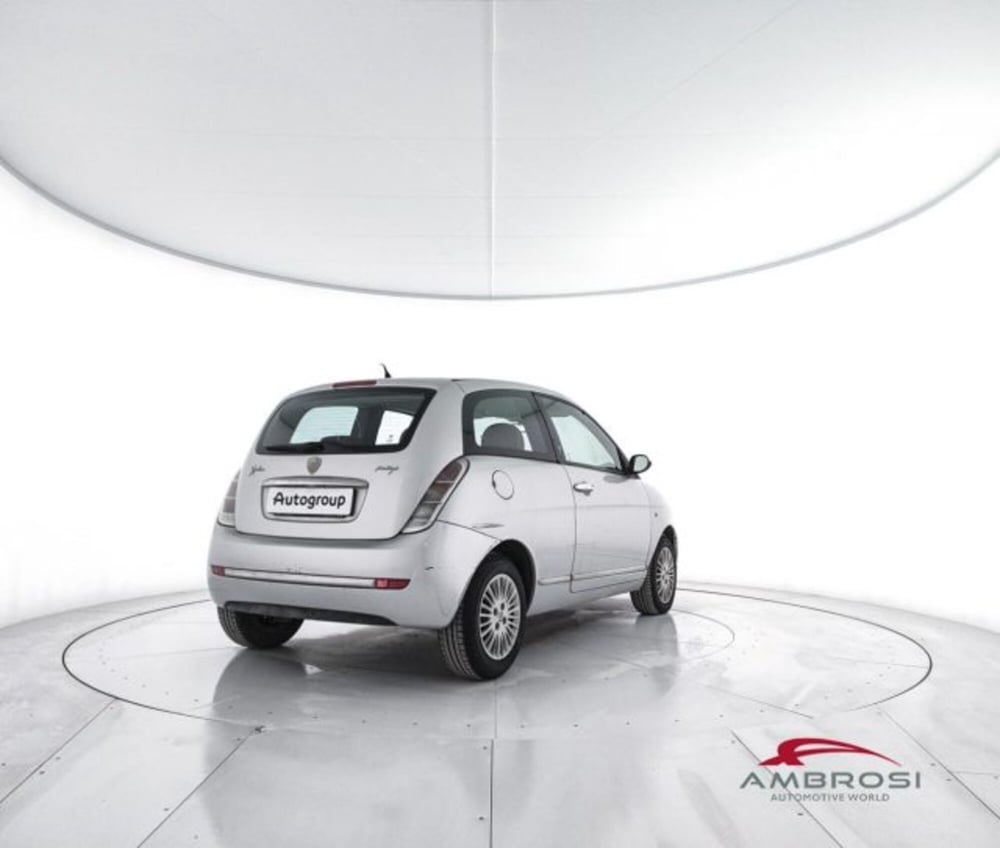 Lancia Ypsilon usata a Perugia (3)