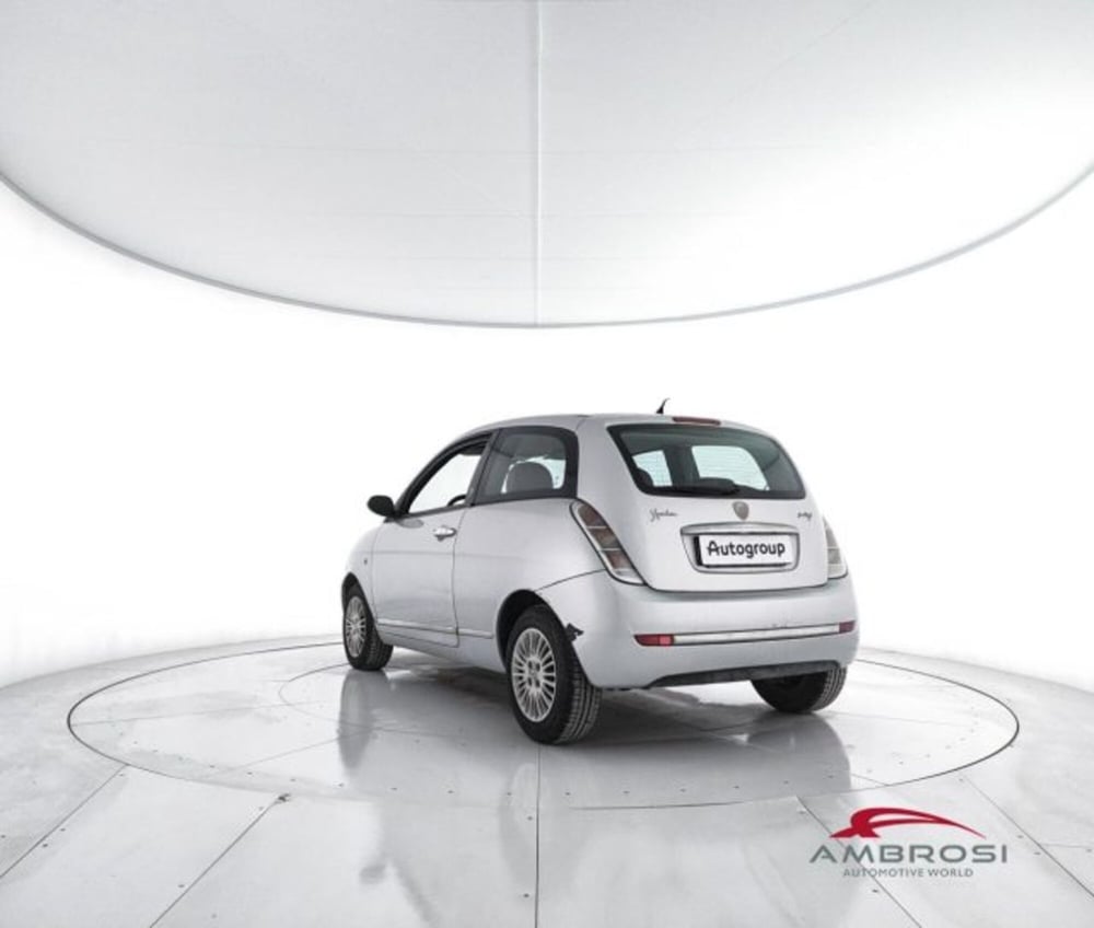 Lancia Ypsilon usata a Perugia (4)