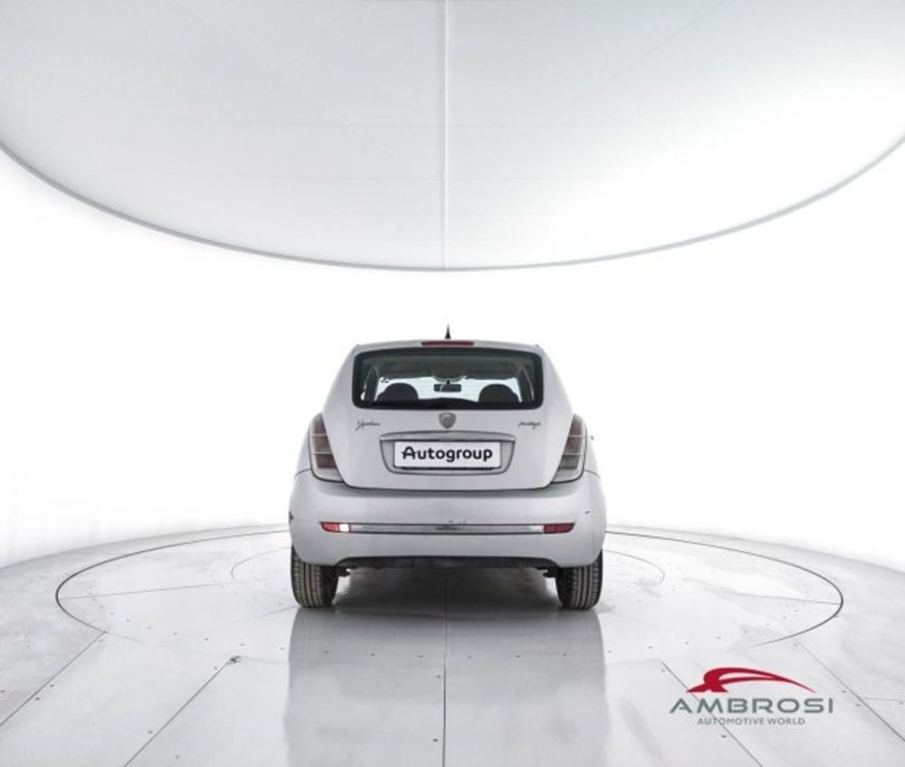 Lancia Ypsilon usata a Perugia (6)