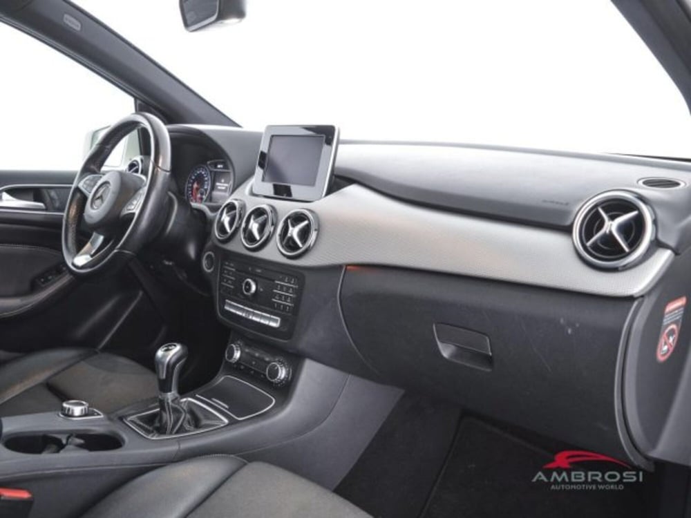 Mercedes-Benz CLA usata a Perugia (12)