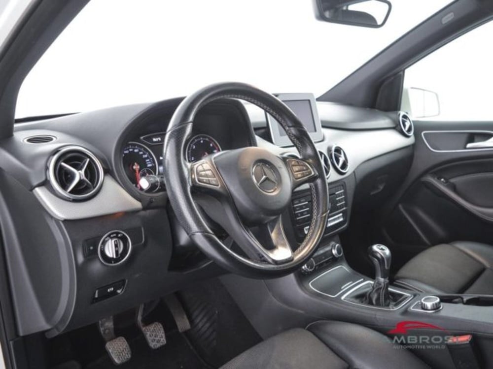 Mercedes-Benz CLA usata a Perugia (8)