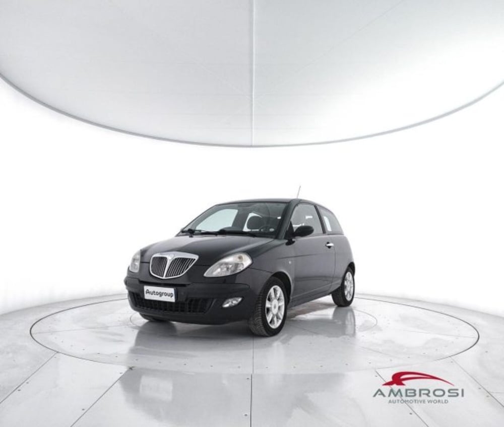 Lancia Ypsilon usata a Perugia