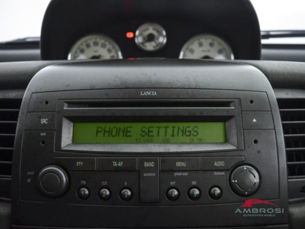 Lancia Ypsilon usata a Perugia (15)