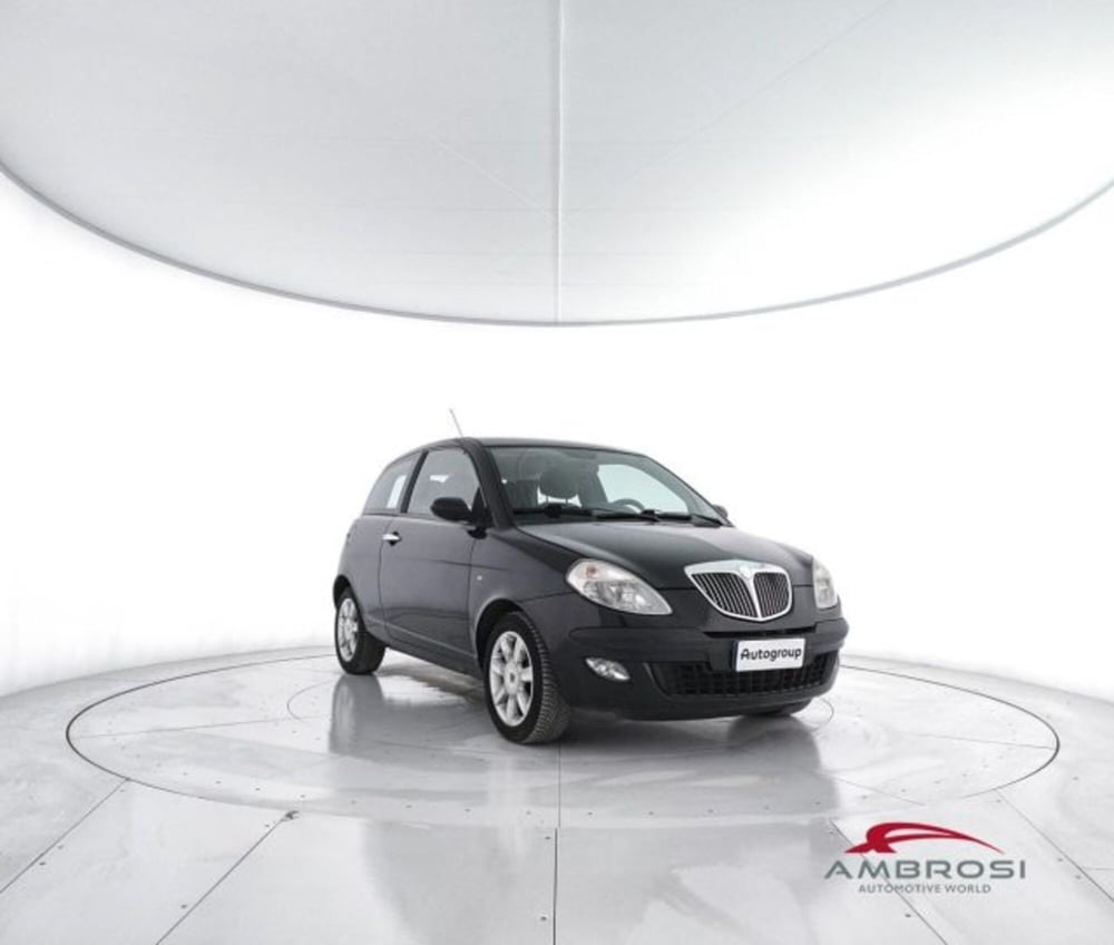 Lancia Ypsilon usata a Perugia (2)