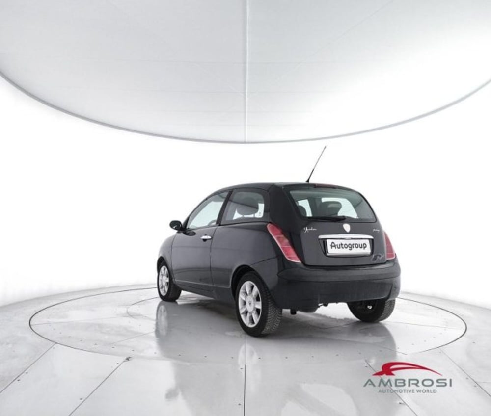 Lancia Ypsilon usata a Perugia (4)
