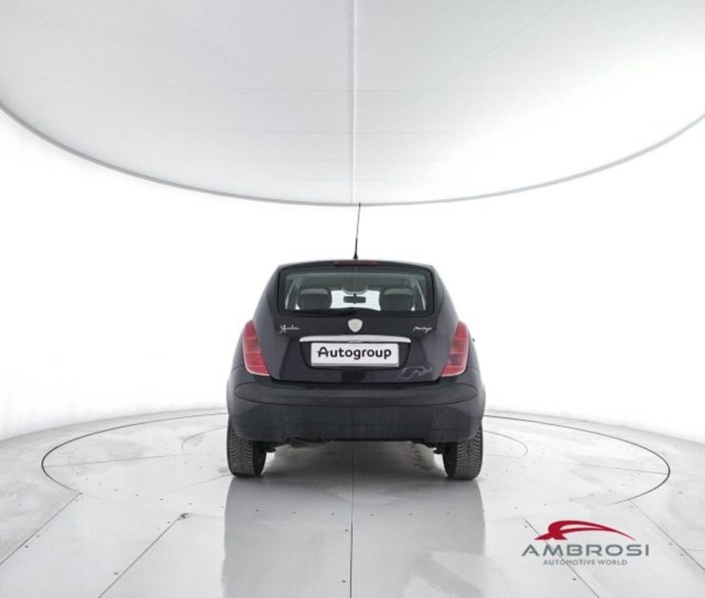 Lancia Ypsilon usata a Perugia (6)