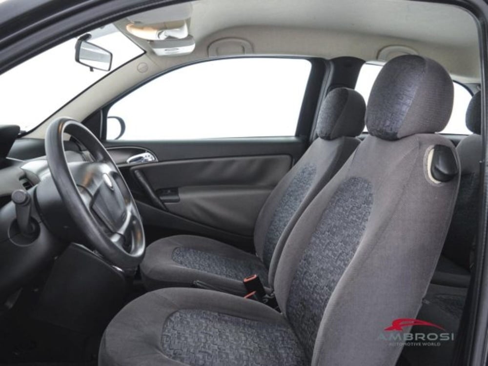 Lancia Ypsilon usata a Perugia (9)