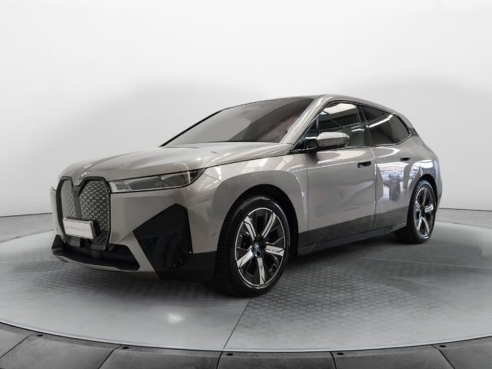 BMW iX usata a Modena