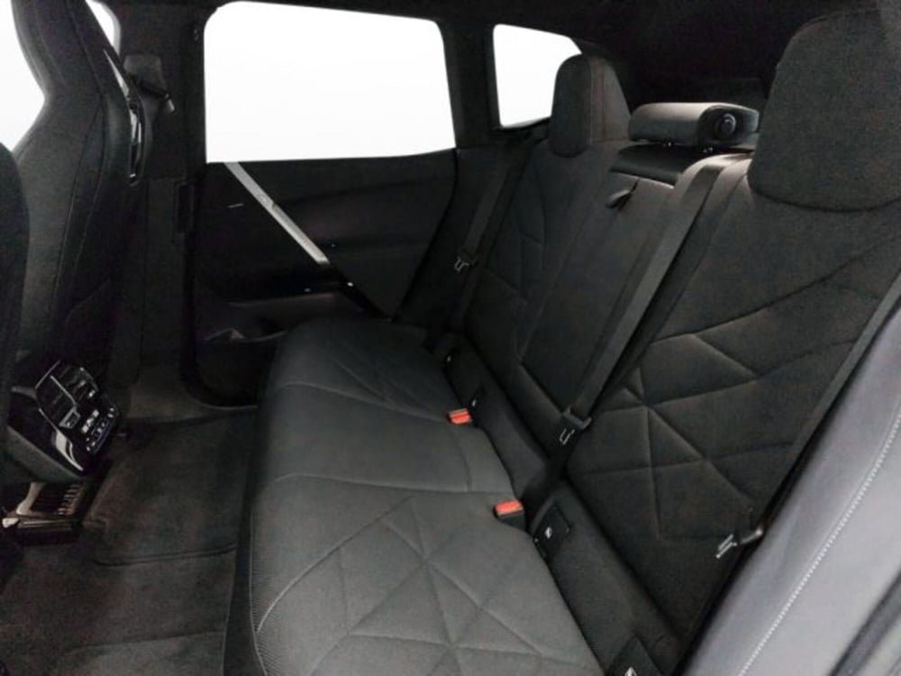 BMW iX usata a Modena (12)