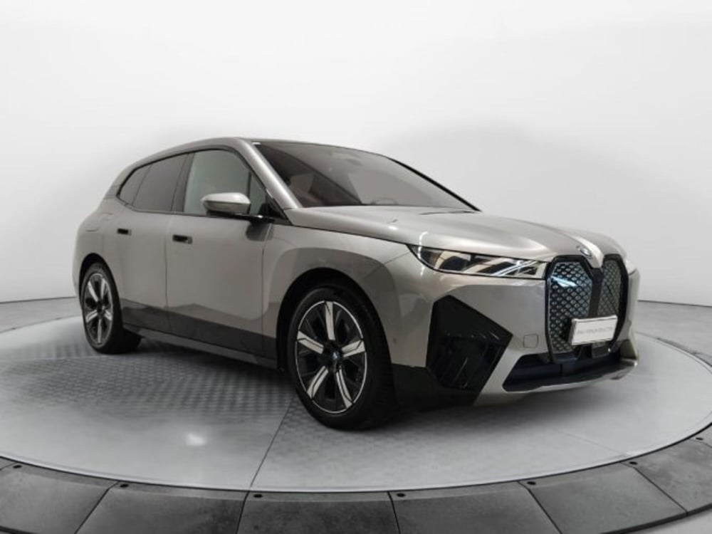 BMW iX usata a Modena (15)
