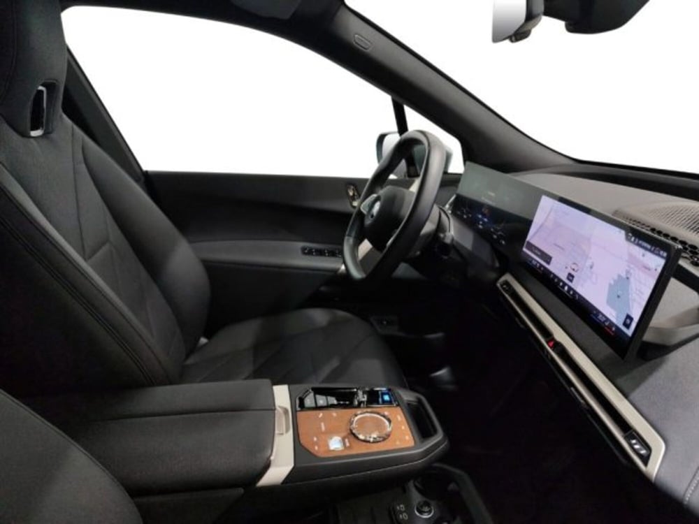 BMW iX usata a Modena (19)