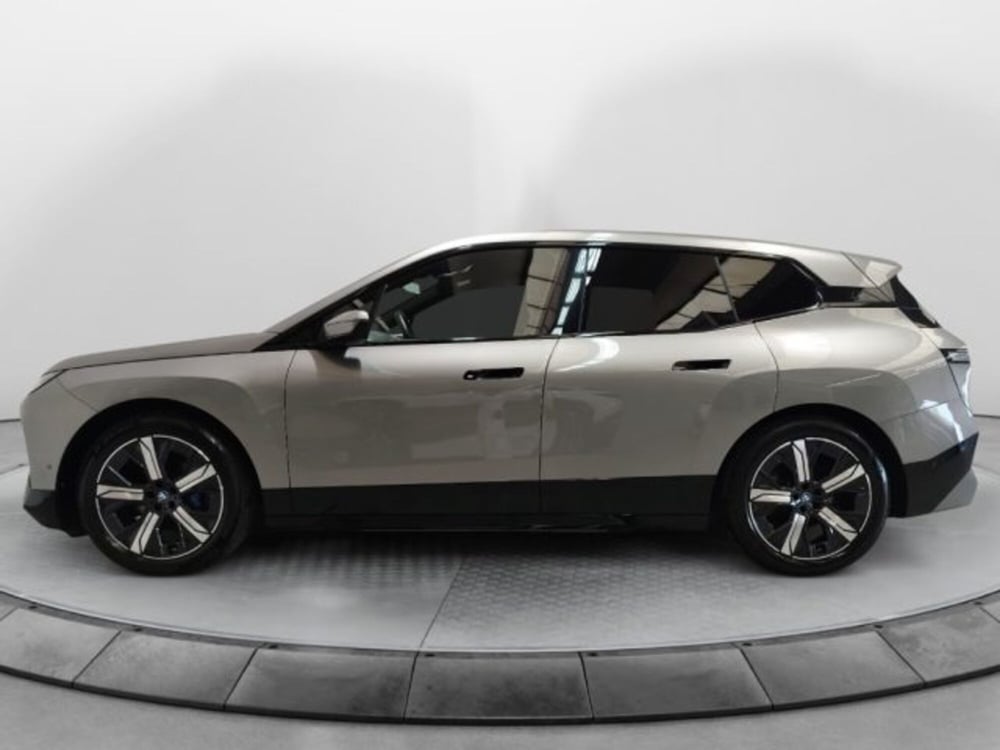 BMW iX usata a Modena (3)