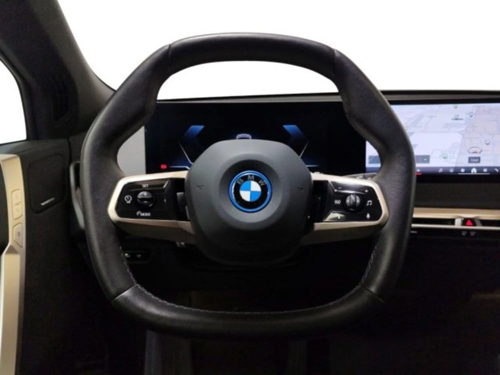 BMW iX usata a Modena (7)