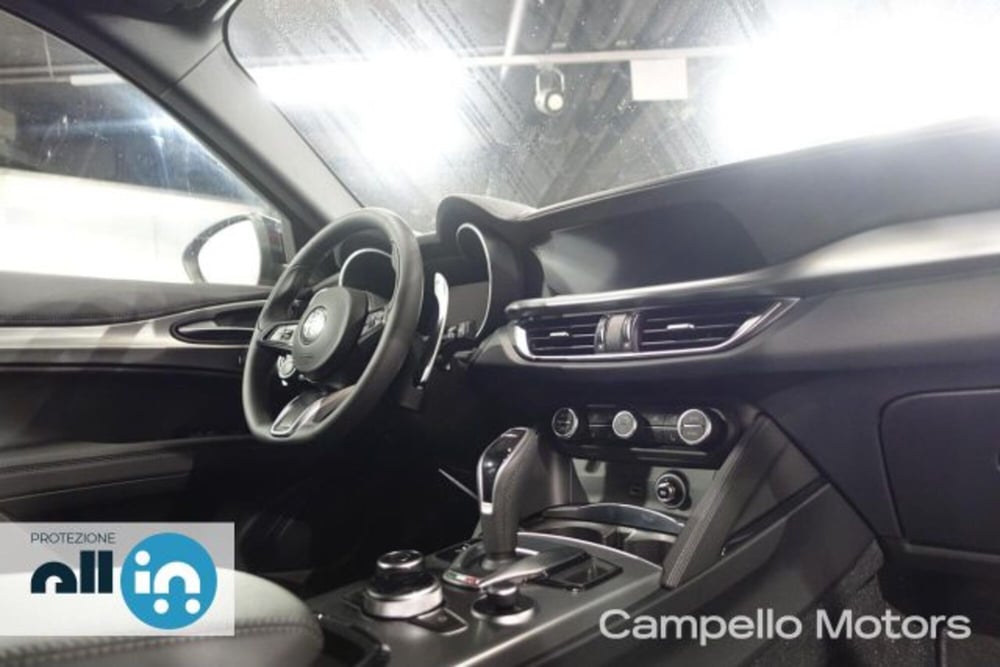 Alfa Romeo Stelvio usata a Venezia (17)