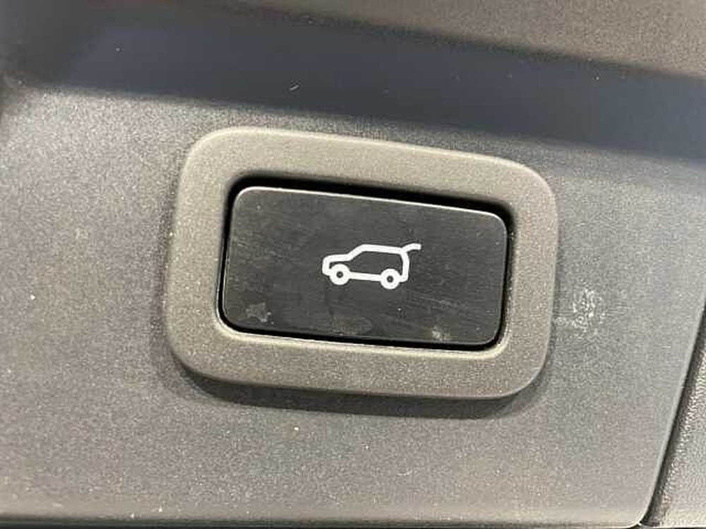 Land Rover Range Rover Velar usata a Ravenna (12)