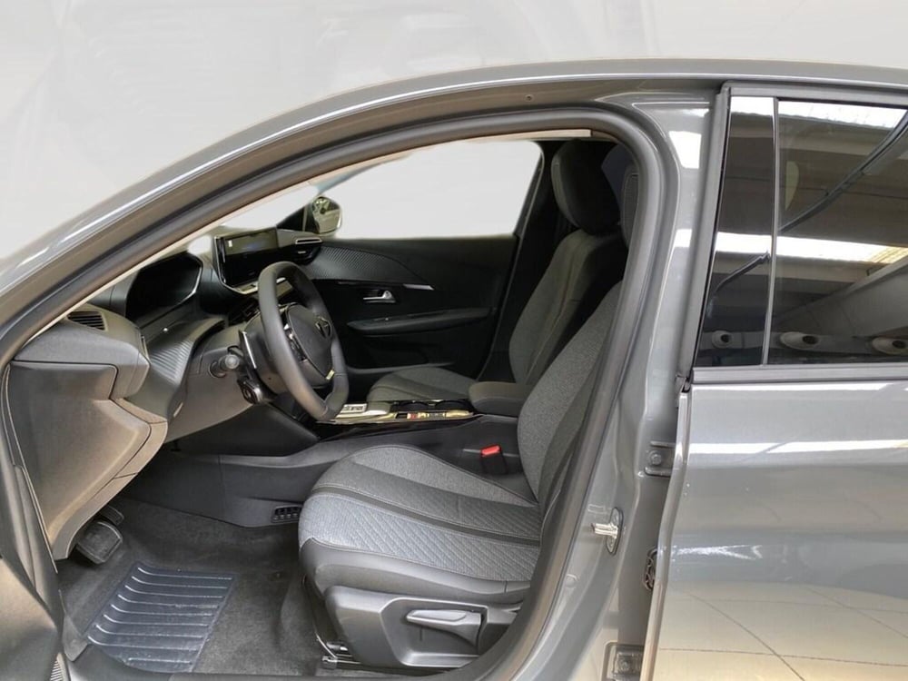 Peugeot 208 nuova a Torino (8)
