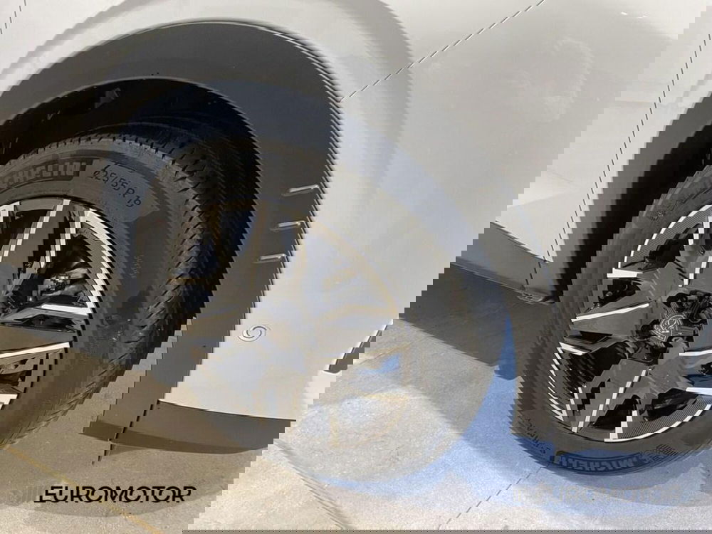 Peugeot 5008 nuova a Bari (5)