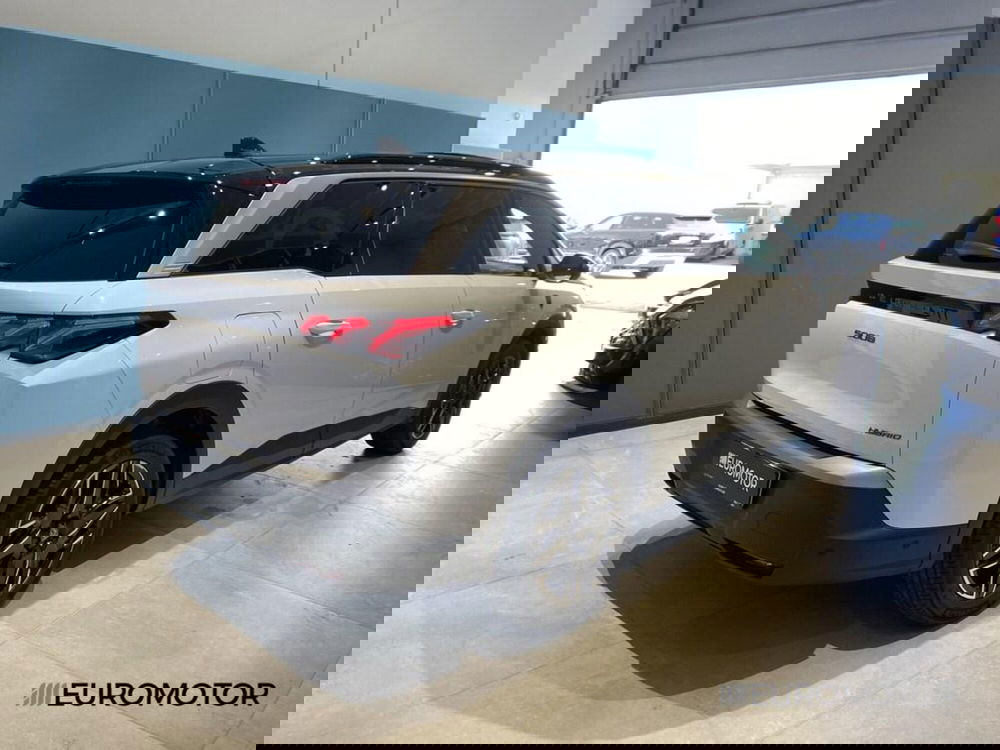 Peugeot 5008 nuova a Bari (9)