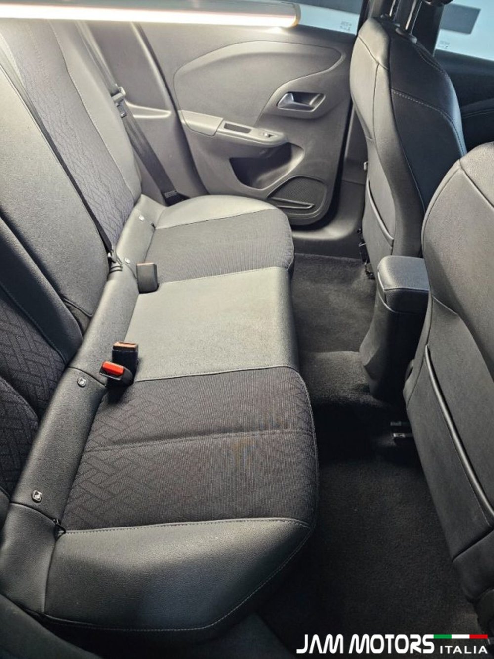 Opel Corsa usata a Como (12)