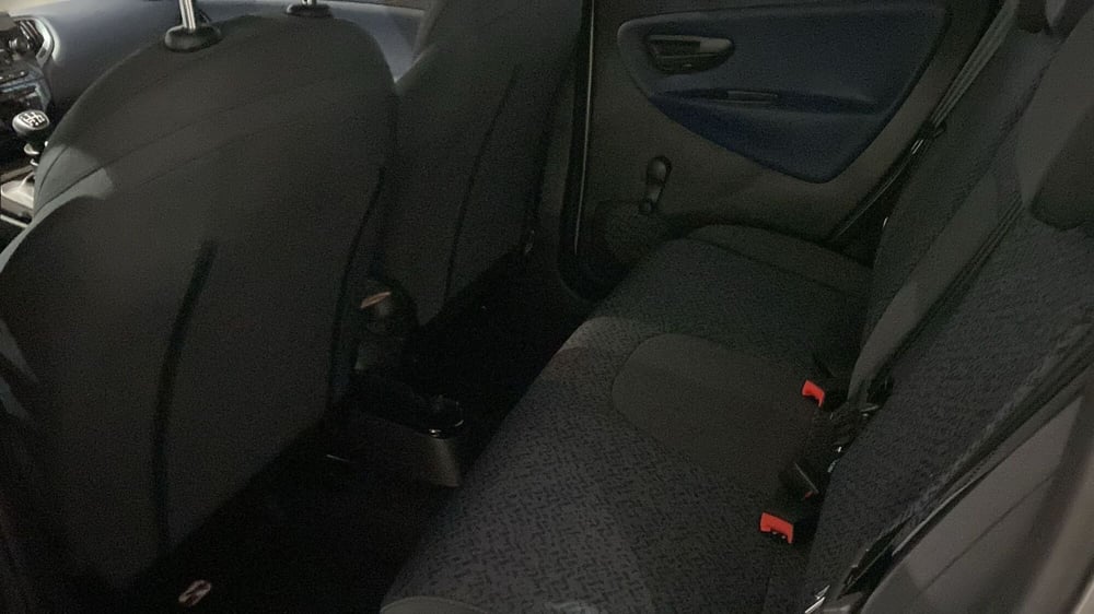 Lancia Ypsilon usata a Bergamo (13)