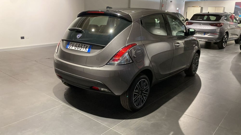 Lancia Ypsilon usata a Bergamo (4)
