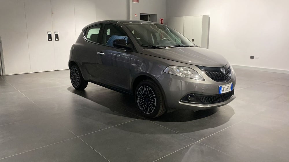 Lancia Ypsilon usata a Bergamo (5)