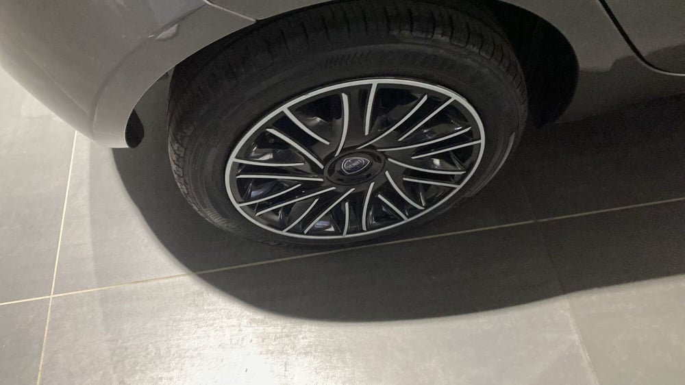 Lancia Ypsilon usata a Bergamo (7)