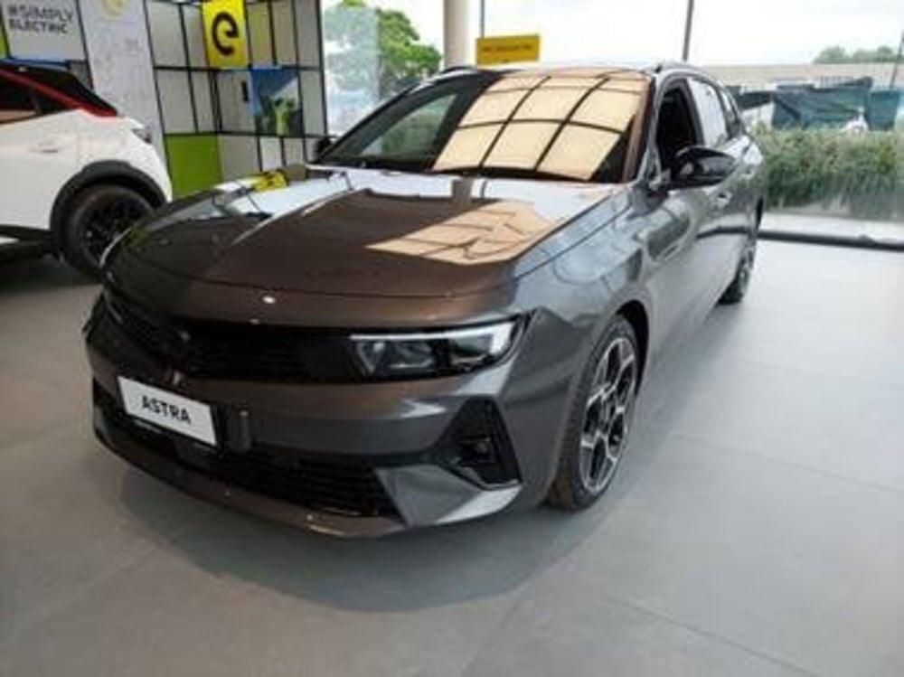 Opel Astra nuova a Alessandria
