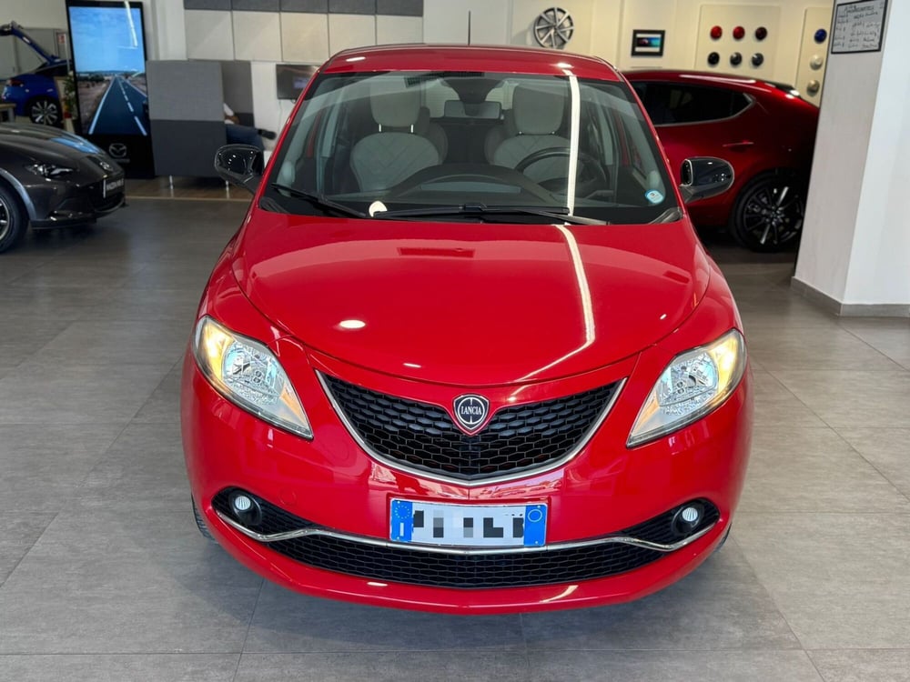 Lancia Ypsilon usata a Napoli (3)