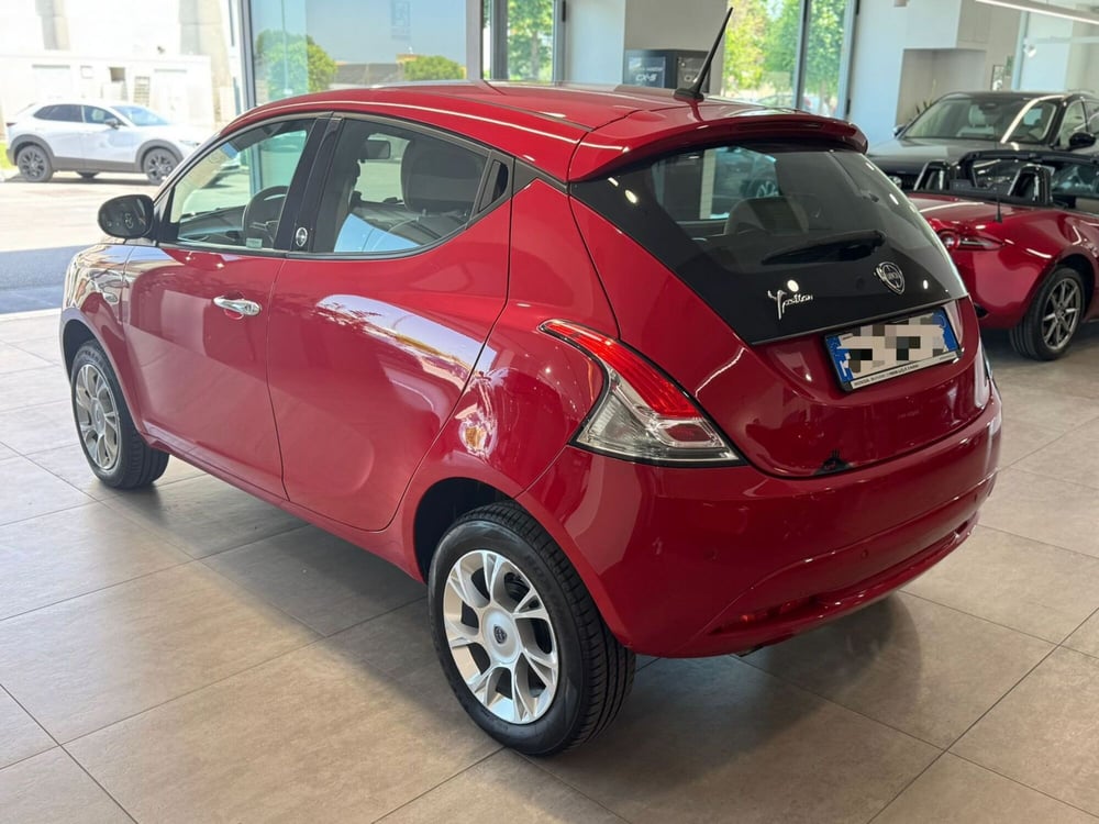 Lancia Ypsilon usata a Napoli (4)