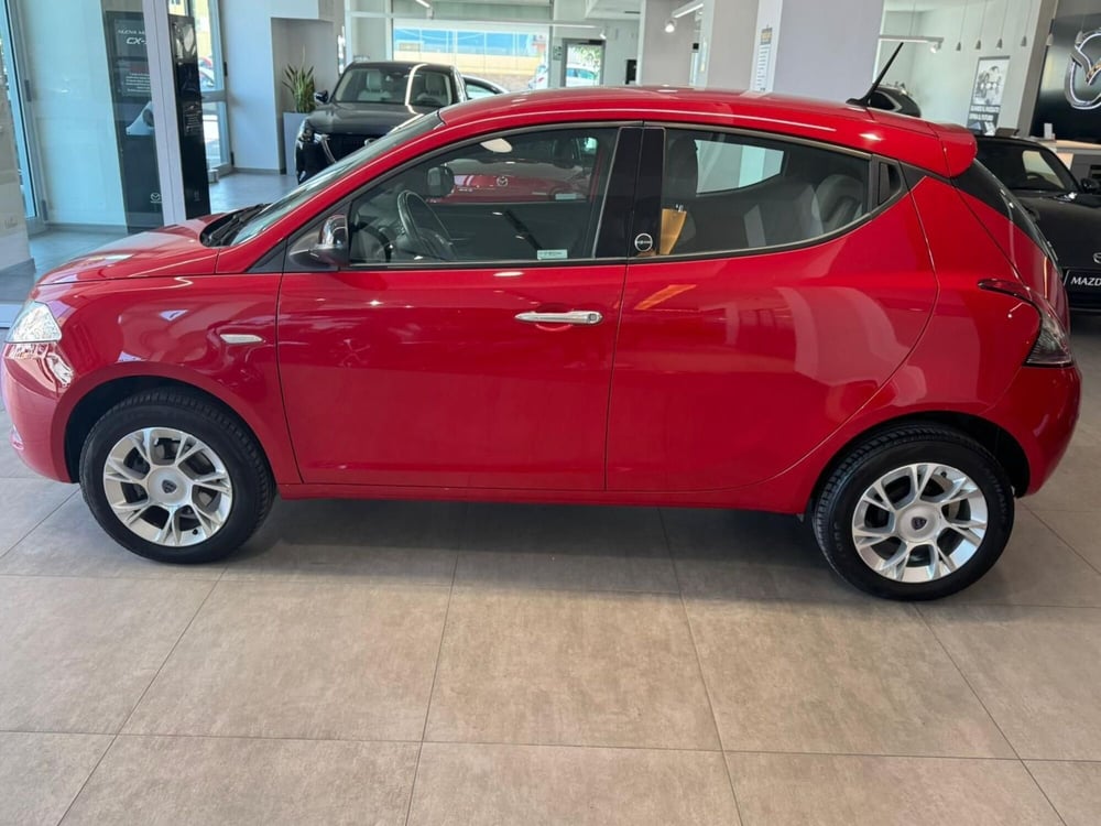 Lancia Ypsilon usata a Napoli (5)