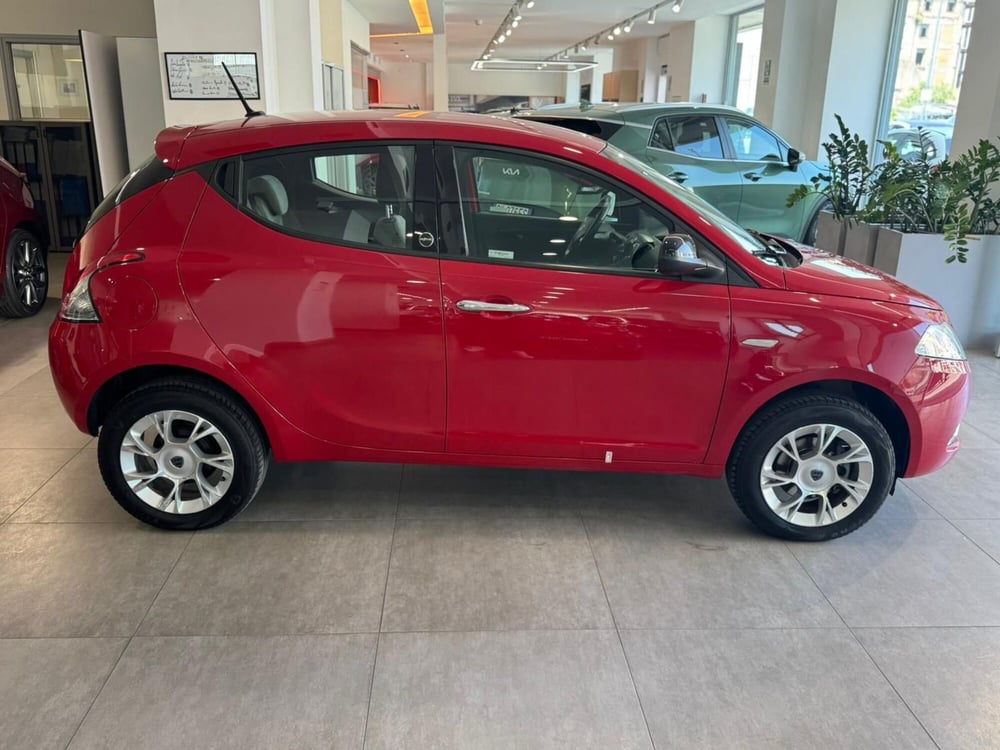 Lancia Ypsilon usata a Napoli (7)