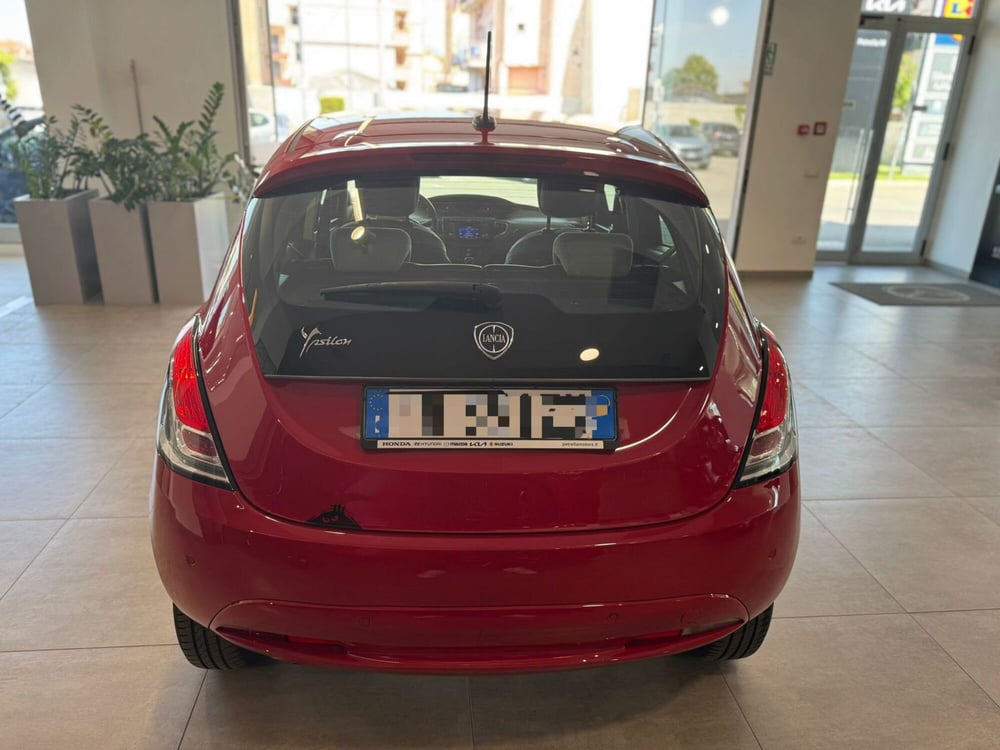 Lancia Ypsilon usata a Napoli (8)